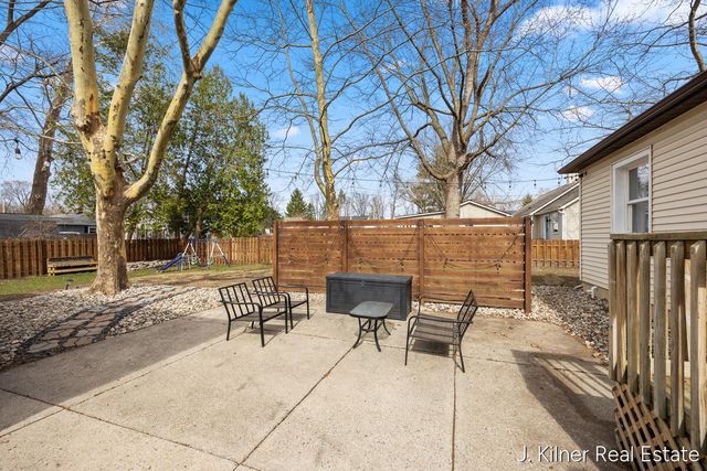 65 Betty Street, Comstock Park, MI 49321