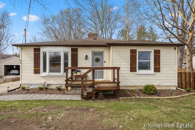 65 Betty Street, Comstock Park, MI 49321