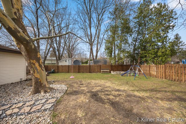 65 Betty Street, Comstock Park, MI 49321