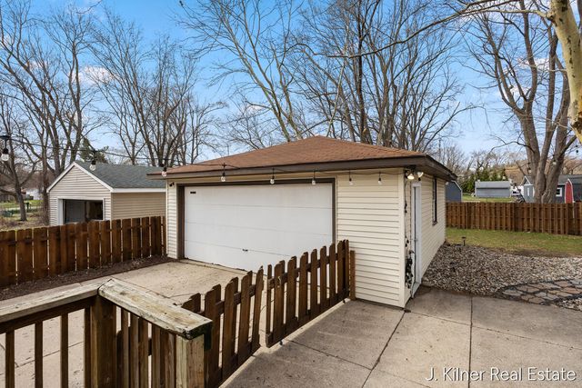 65 Betty Street, Comstock Park, MI 49321