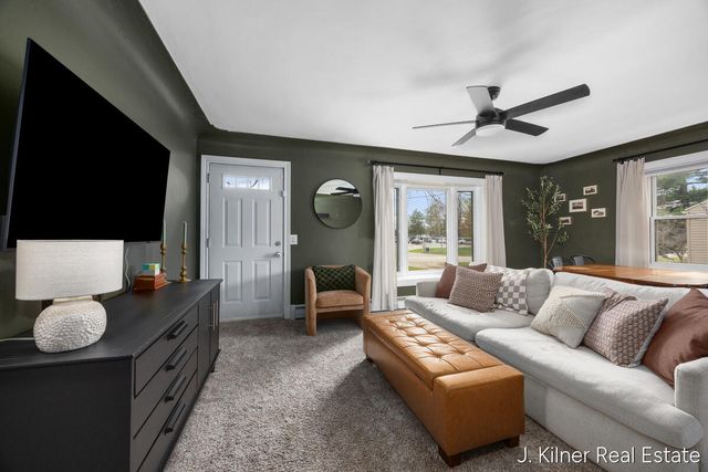 65 Betty Street, Comstock Park, MI 49321