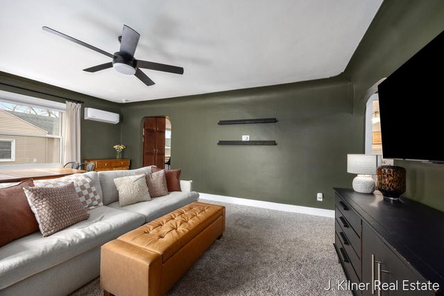 65 Betty Street, Comstock Park, MI 49321