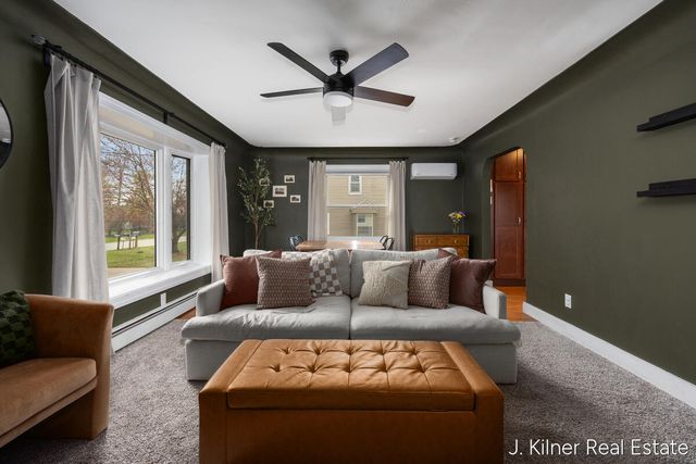 65 Betty Street, Comstock Park, MI 49321