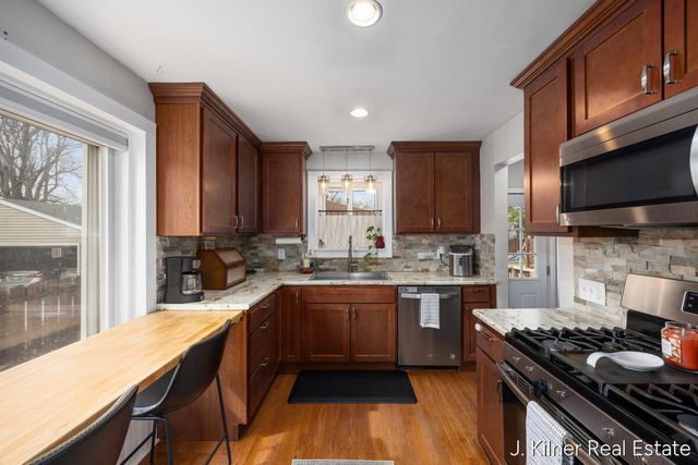 65 Betty Street, Comstock Park, MI 49321