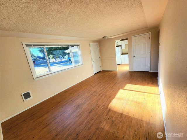11901 Ainsworth Avenue S, Tacoma, WA 98444