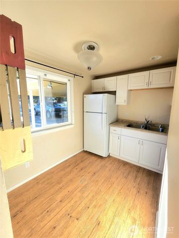 11901 Ainsworth Avenue S, Tacoma, WA 98444