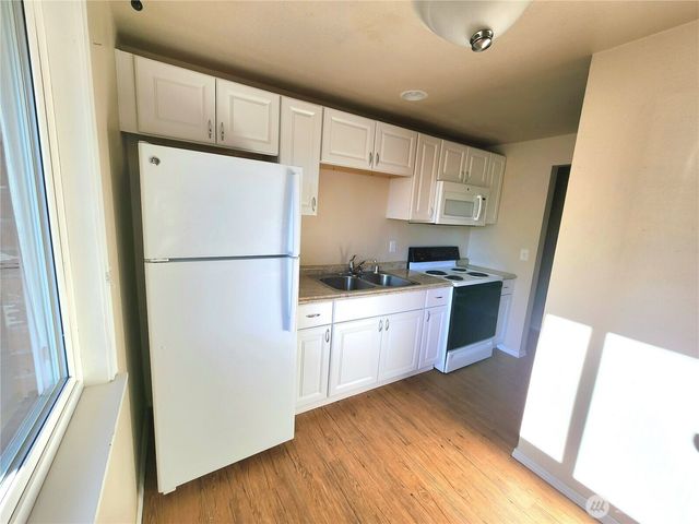 11901 Ainsworth Avenue S, Tacoma, WA 98444