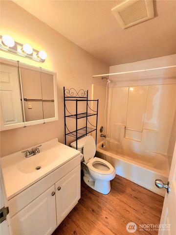 11901 Ainsworth Avenue S, Tacoma, WA 98444