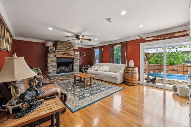 595 Pack Cir, Smithville, TN 37166