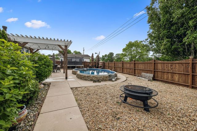 595 Pack Cir, Smithville, TN 37166