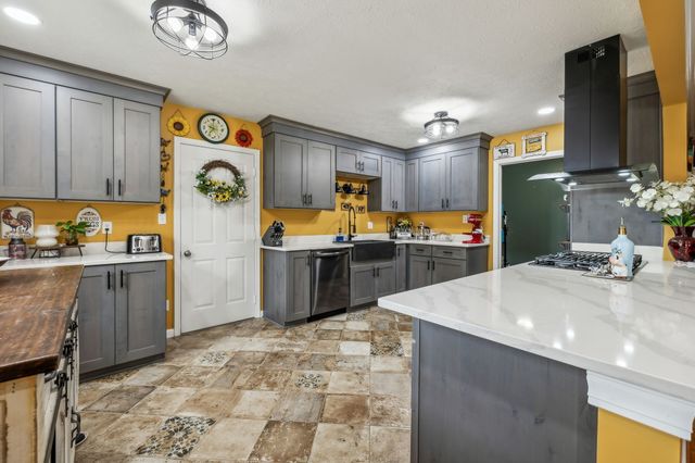 595 Pack Cir, Smithville, TN 37166