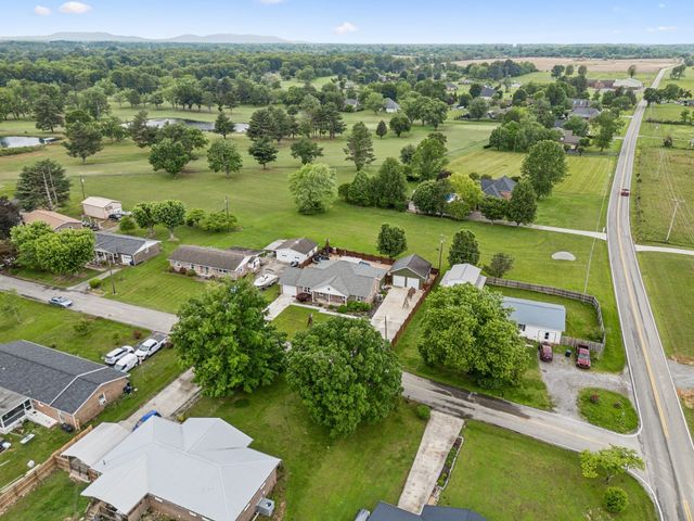 595 Pack Cir, Smithville, TN 37166