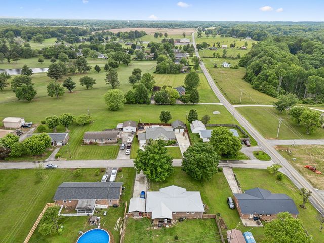 595 Pack Cir, Smithville, TN 37166