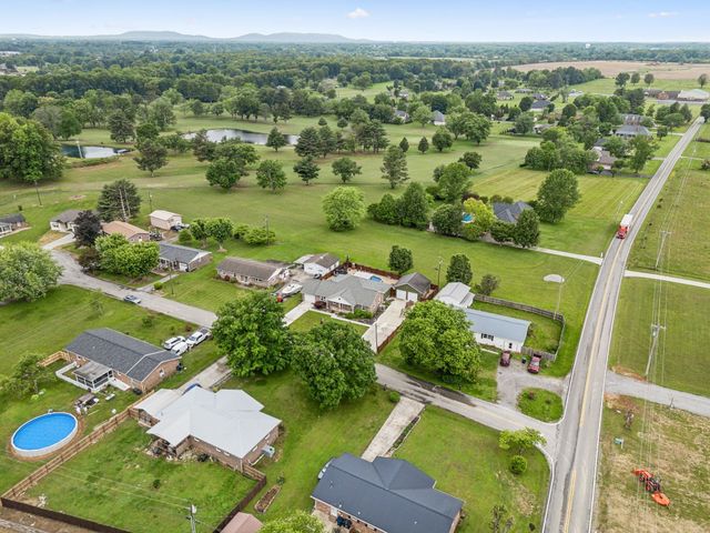 595 Pack Cir, Smithville, TN 37166