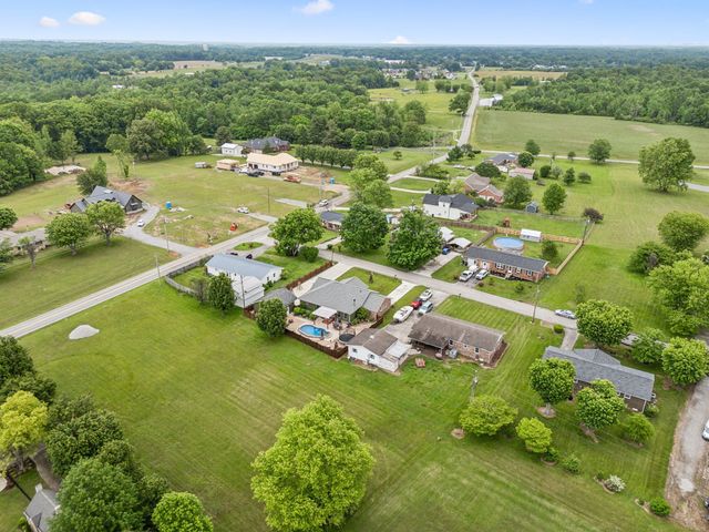 595 Pack Cir, Smithville, TN 37166