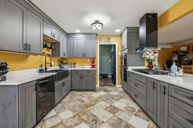 595 Pack Cir, Smithville, TN 37166