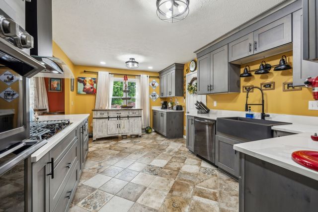 595 Pack Cir, Smithville, TN 37166