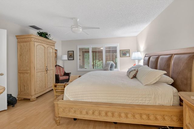 10015 Hickorywood Place, Boynton Beach, FL 33437