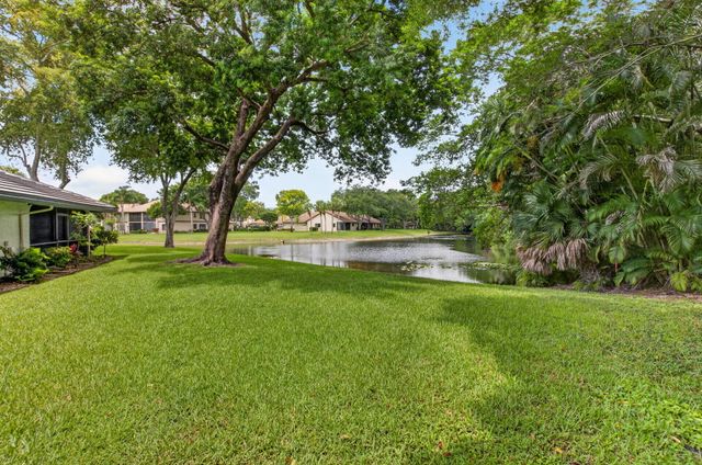 10015 Hickorywood Place, Boynton Beach, FL 33437