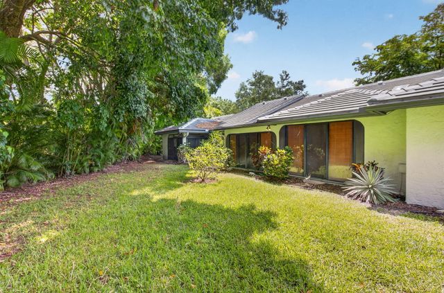 10015 Hickorywood Place, Boynton Beach, FL 33437