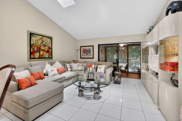 10015 Hickorywood Place, Boynton Beach, FL 33437