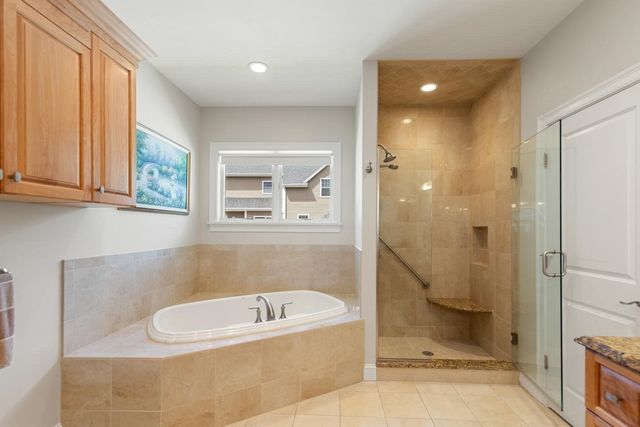 30 Hampden Ave, Burlington, MA 01803