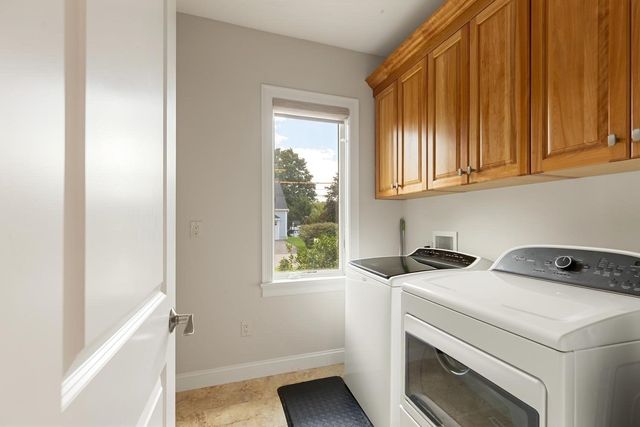 30 Hampden Ave, Burlington, MA 01803