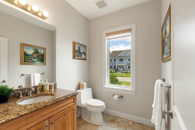 30 Hampden Ave, Burlington, MA 01803