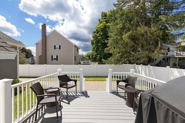 30 Hampden Ave, Burlington, MA 01803