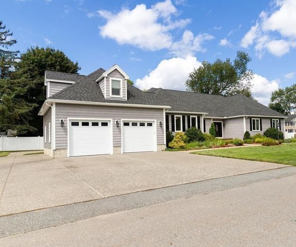 30 Hampden Ave, Burlington, MA 01803
