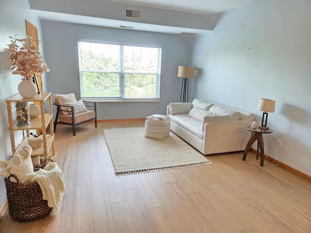 4824 E 53rd Street 301, Minneapolis, MN 55417