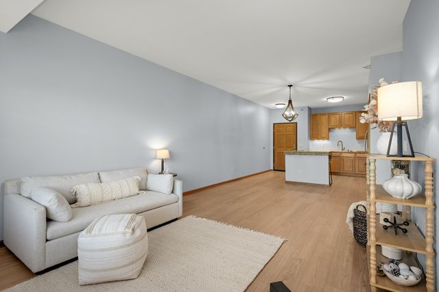 4824 E 53rd Street 301, Minneapolis, MN 55417
