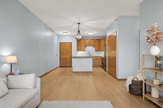 4824 E 53rd Street 301, Minneapolis, MN 55417