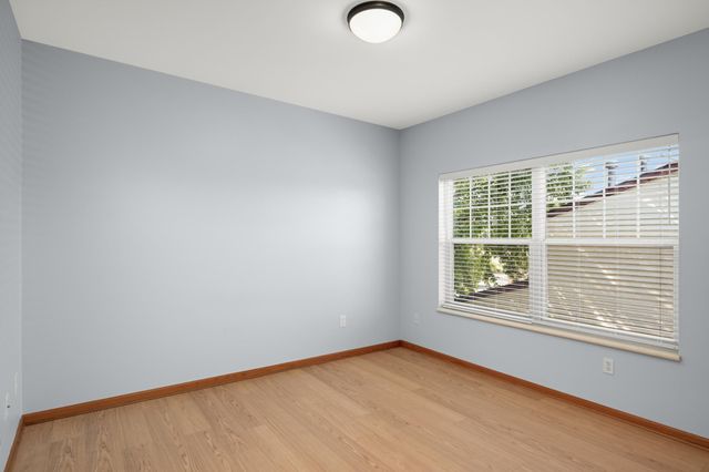 4824 E 53rd Street 301, Minneapolis, MN 55417