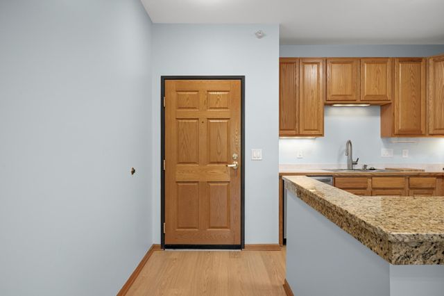 4824 E 53rd Street 301, Minneapolis, MN 55417