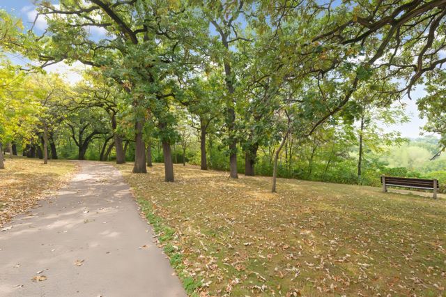 4824 E 53rd Street 301, Minneapolis, MN 55417