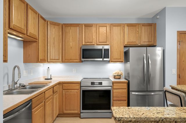 4824 E 53rd Street 301, Minneapolis, MN 55417