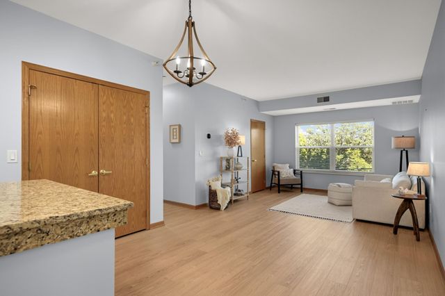 4824 E 53rd Street 301, Minneapolis, MN 55417
