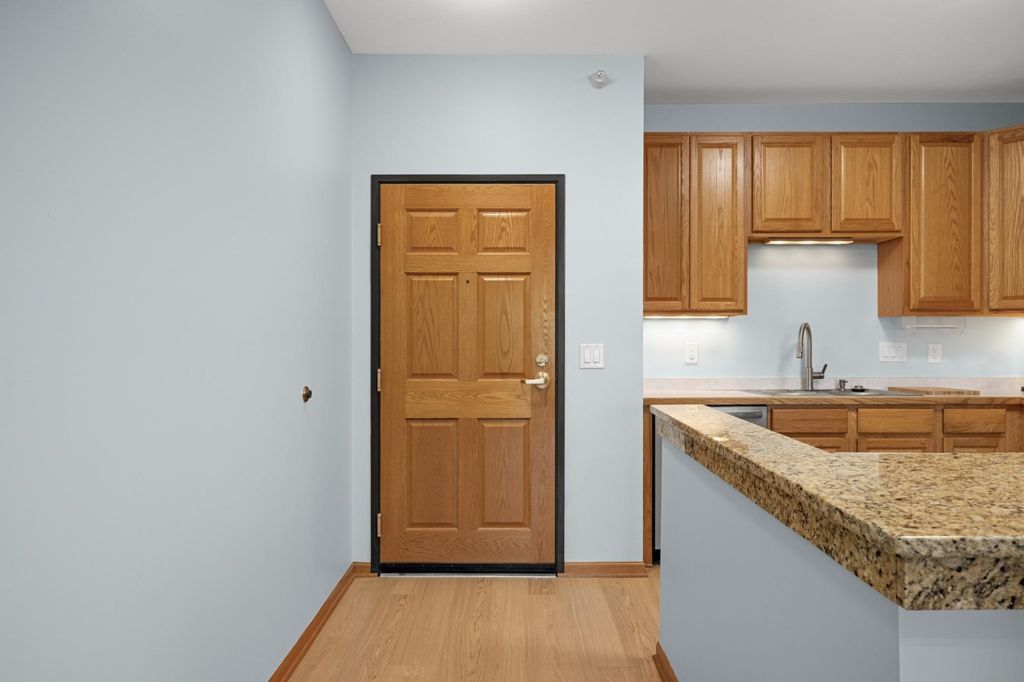 4824 E 53rd Street 301, Minneapolis, MN 55417 — photo 3