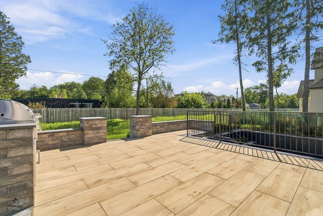 414 Forest Edge Drive, Glencoe, IL 60022