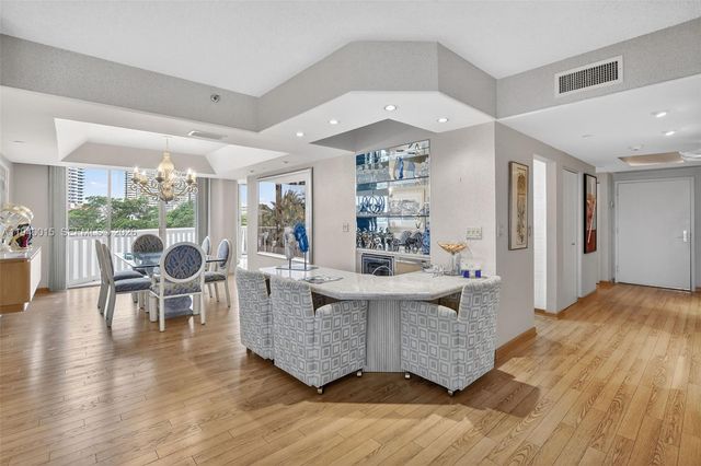 3000 Island Boulevard 502, Aventura, FL 33160