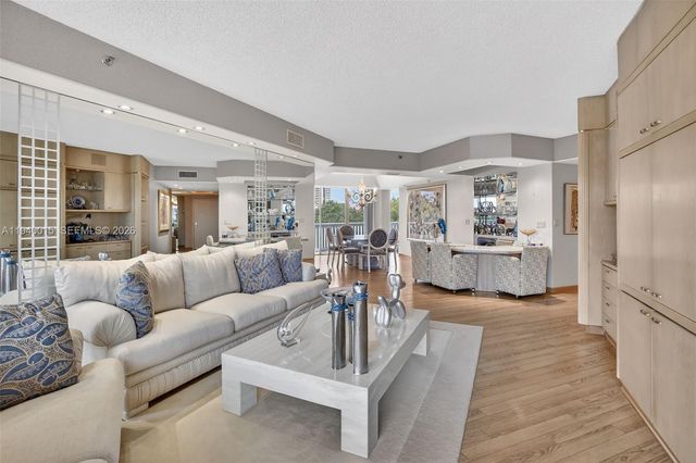 3000 Island Boulevard 502, Aventura, FL 33160