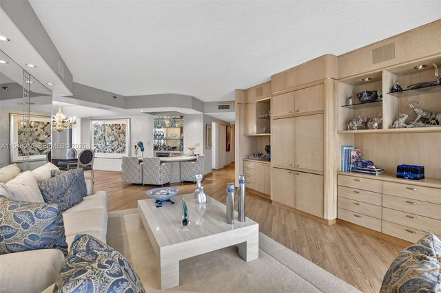 3000 Island Boulevard 502, Aventura, FL 33160