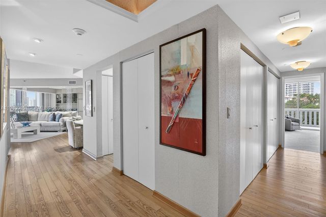 3000 Island Boulevard 502, Aventura, FL 33160