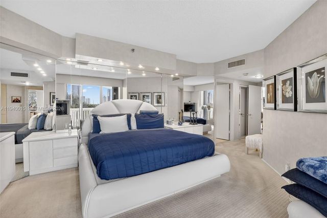 3000 Island Boulevard 502, Aventura, FL 33160