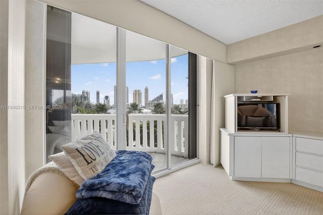3000 Island Boulevard 502, Aventura, FL 33160