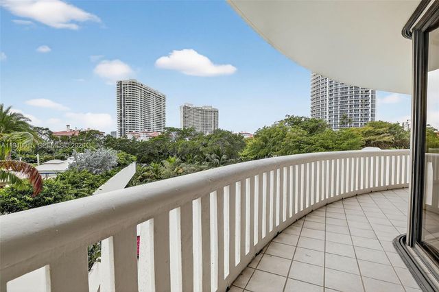 3000 Island Boulevard 502, Aventura, FL 33160
