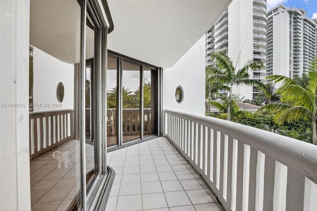 3000 Island Boulevard 502, Aventura, FL 33160