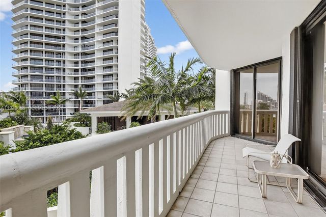 3000 Island Boulevard 502, Aventura, FL 33160