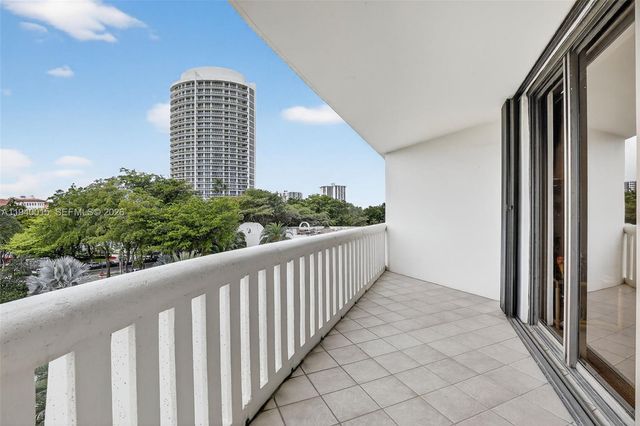 3000 Island Boulevard 502, Aventura, FL 33160